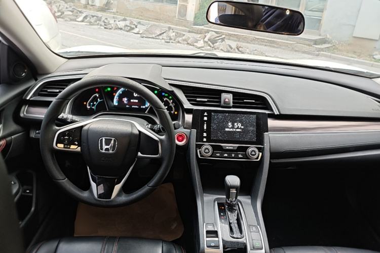 Used Honda Civic 2019 220TURBO CVT Dynamic Edition China VI Center Console
