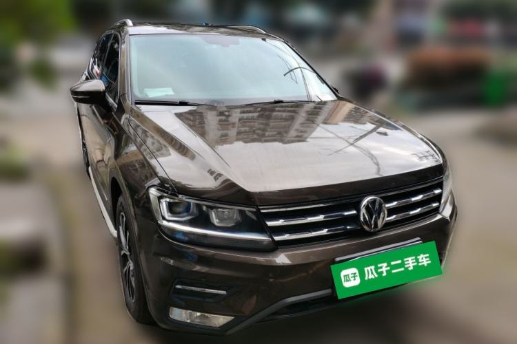 Used Volkswagen Tiguan L 2018 Facelift 330TSI Automatic Two-Wheel Drive Luxury Edition Front Right 45 Deg