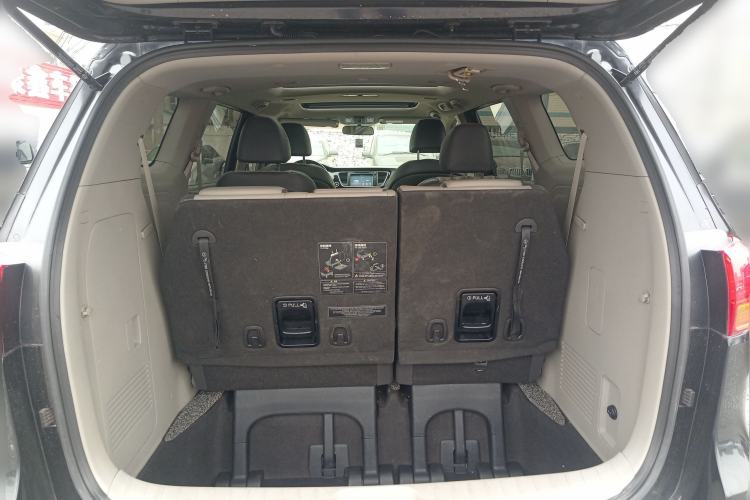 Used Kia Carnival 2015 2.2T Luxury Edition China IV Trunk
