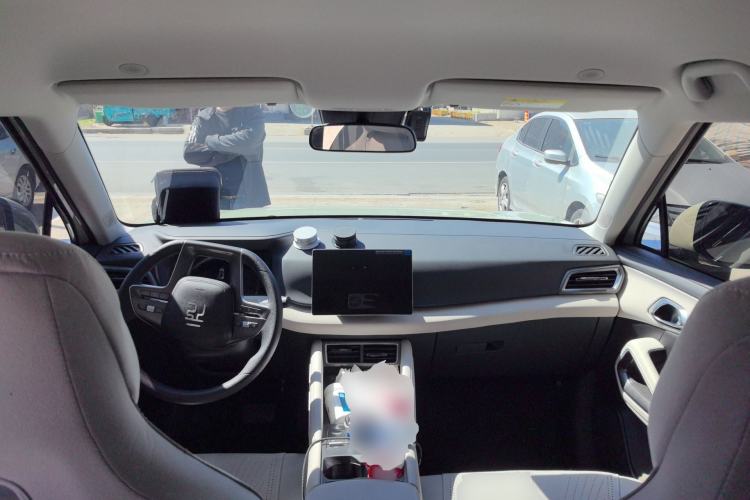 Used BYD Yuan UP 2024 401 km Active Version Center Console