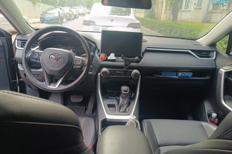 Used Toyota Wildlander 2020 2.0L CVT Two-Wheel Drive Luxury Edition Center Console