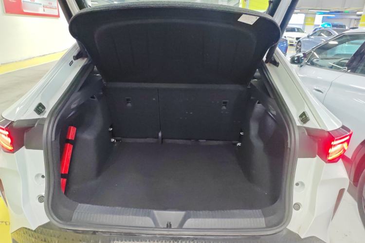 Used Volkswagen ID.UNYX 2024 Pro Long-Range Version Trunk