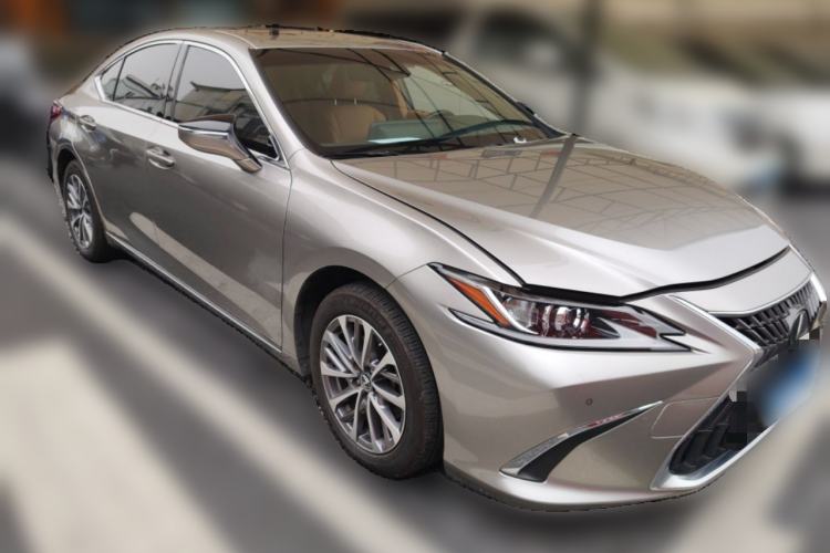 Used Lexus ES 2022 200 Excellence Edition Front Right 45 Deg