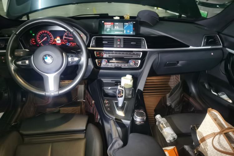 Used BMW 3 Series GT 2019 320i M Sport Package Center Console