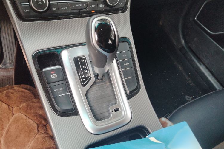 Used Geely Auto Emgrand GS 2016 Elegant Edition 1.3T Automatic ZhenShang Model Gear Lever