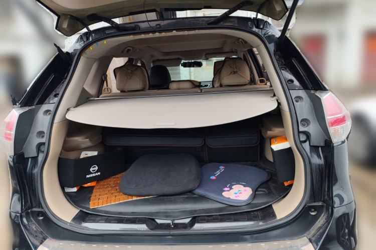 Used Nissan X-Trail 2014 2.5L CVT Leading Edition 4WD
