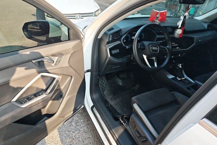 Used Audi Q3 2023 35 TFSI Progressive Dynamic Edition (1.4T) Driver Seat