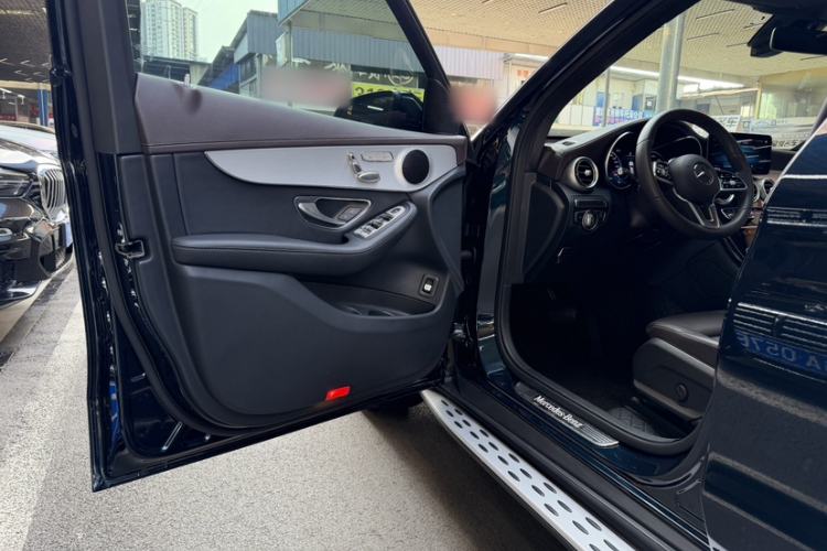 Used Mercedes-Benz GLC 2022 Facelifted GLC 260 L 4MATIC Dynamic Edition Interior 5