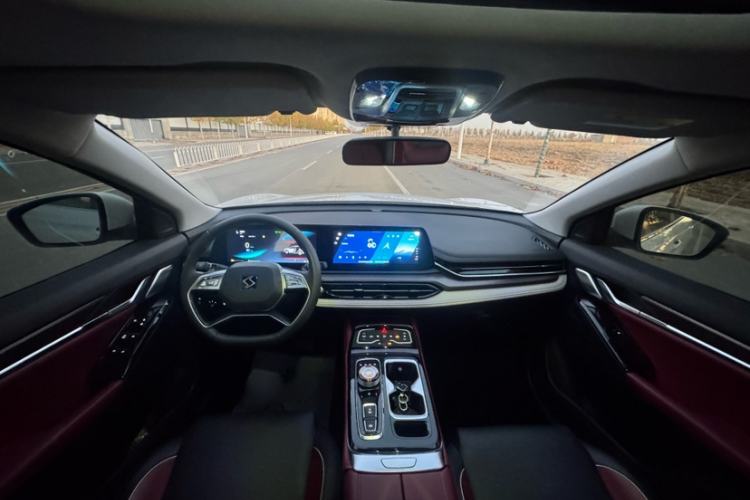 Used SOL QX 2021 300T DCT Prestige Smart Connectivity Version