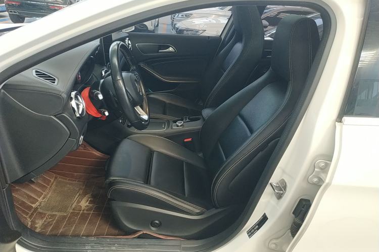 Used Mercedes-Benz GLA 2018 GLA 200 Fashion Model Left Front Seat