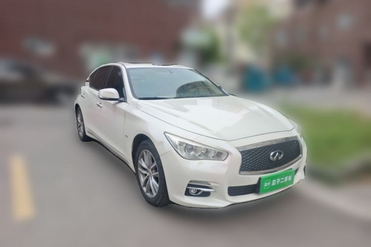 Used Infiniti Q50L 2016 2.0T Comfort Edition Front Right 45 Deg