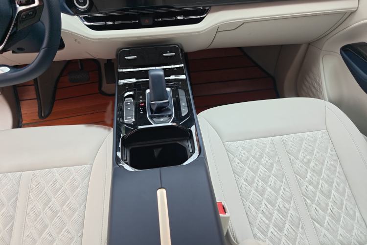 Used Wuling Victory 2023 2.0L DHT Luxury Edition