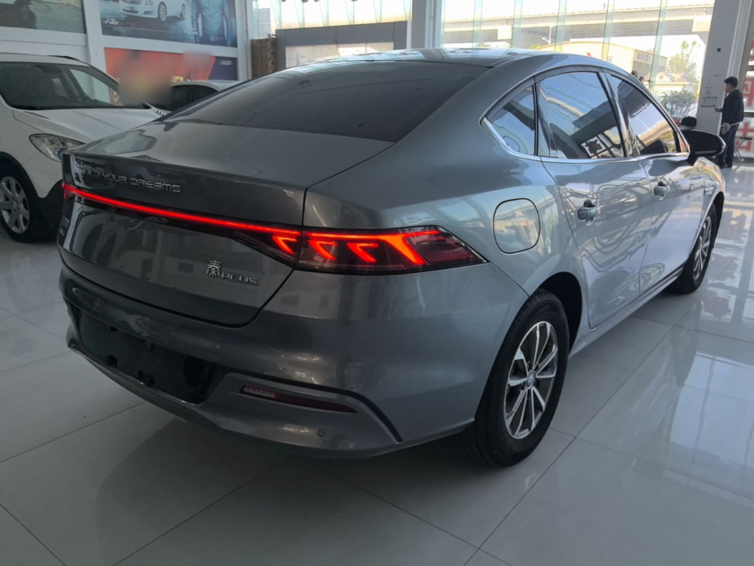 BYD Qin PLUS 2024 HONOR Edition DM-i 55KM Leading Model — снимка 6