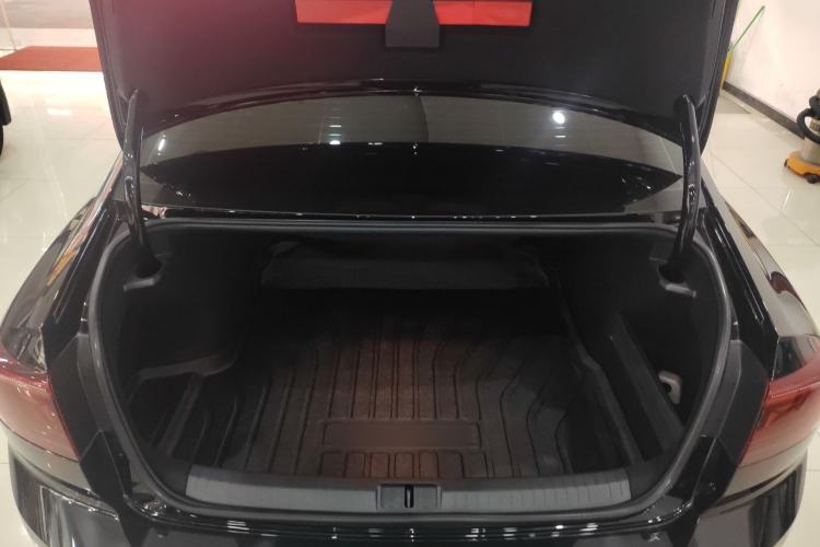 Used Volkswagen Magotan 2025 Revised Version Zhongxiang Edition 330TSI DSG Luxury Trim