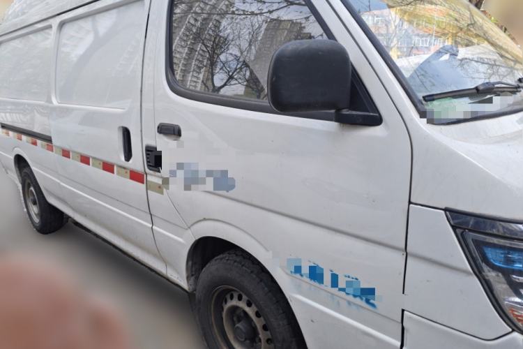 Used Jinbei Hiace  Front Right 45 Deg