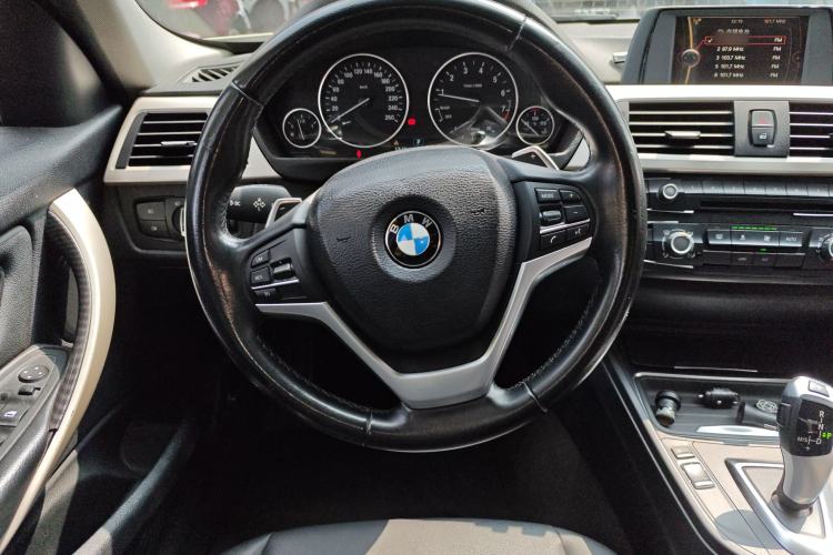 Used BMW 3 Series 2014 320i Active Edition Steering Wheel