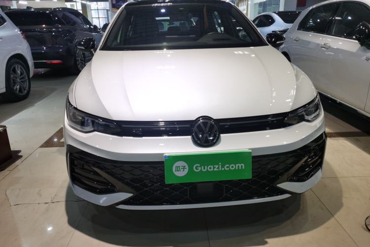 Used Volkswagen Golf 2025 300TSI R-Line
