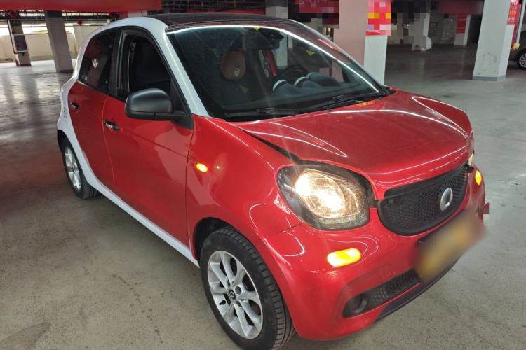 Used smart forfour 2018 1.0L 52 kW Dynamic Edition Exterior 1