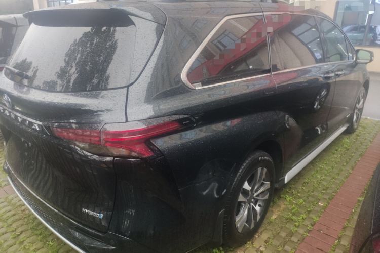 Used Toyota Granvia 2023 2.5L Hybrid Luxury Edition