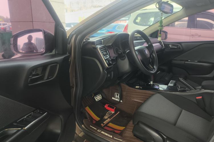 Used Honda Gienia 2017 1.5L CVT Comfort Version Driver Seat