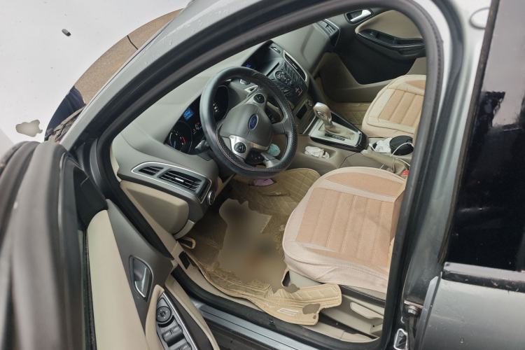 Used Ford Focus 2012 Sedan 1.6L Automatic Fashion Edition