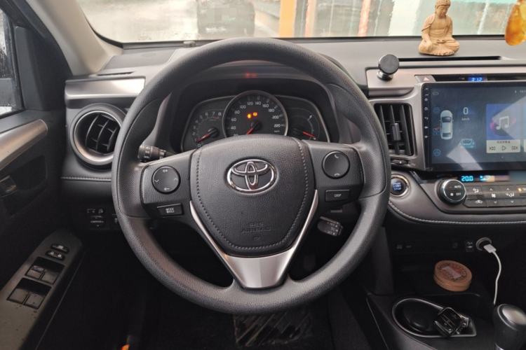 Used Toyota RAV4 2016 2.0L CVT Two-Wheel Drive Fashion Edition China V Standard