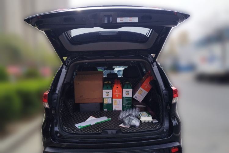 Used Toyota Highlander 2018 2.0T Four-Wheel Drive Prestige Version 7 Seats China VI Standard Trunk