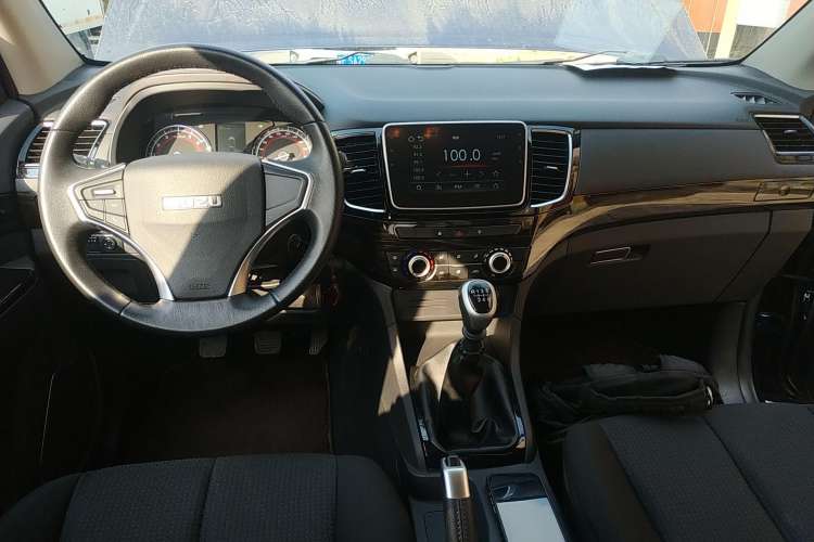 Used Isuzu D-MAX 2020 2.5T Two-Wheel Drive Manual Navigation Version China VI Standard Extended Length JE4D25Q6A