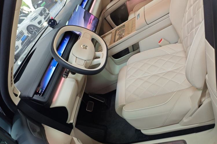 Used Nio ES8 2026 Model 6-seat Executive Luxury Edition Left Front Seat