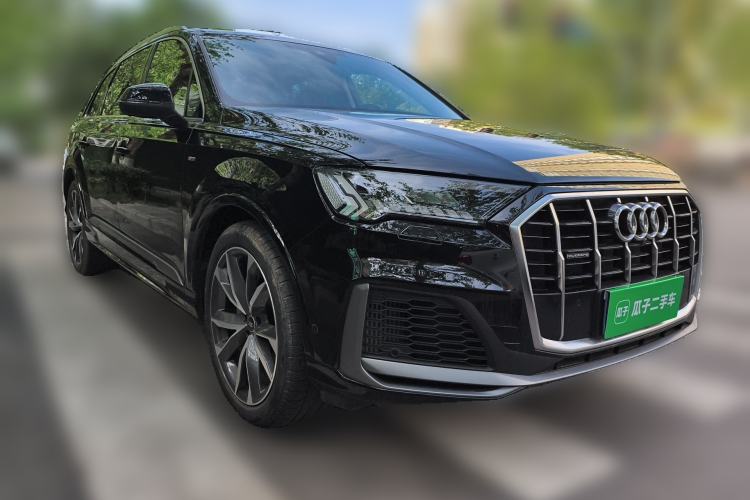 Used Audi Q7 2022 55 TFSI quattro S line Sport model

