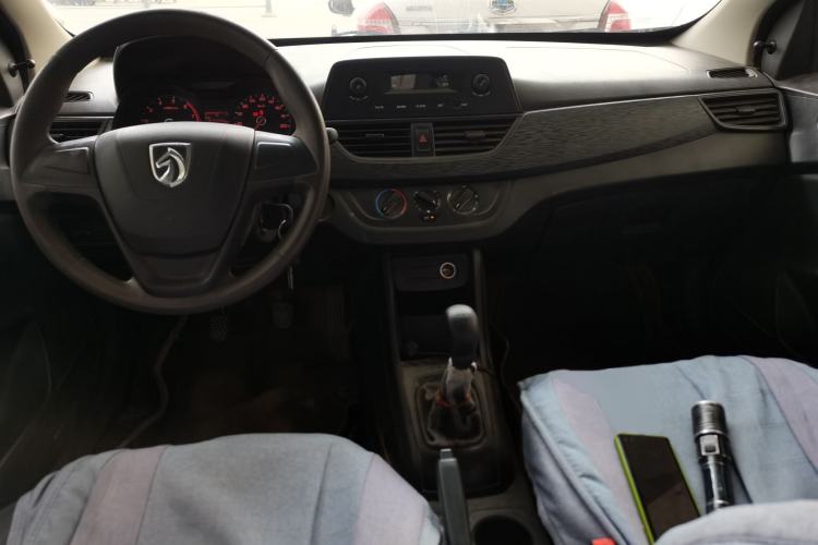 Used Baojun 310 2016 1.2L Manual Value Edition Center Console