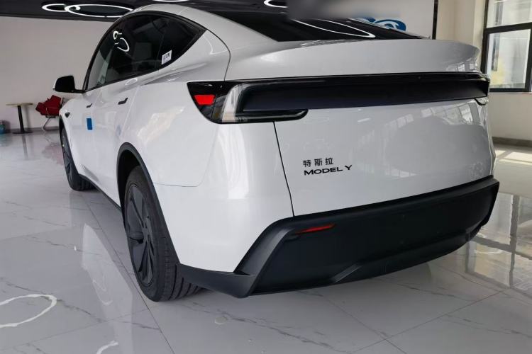 Used Tesla Model Y 2026 Rear-Drive Model Exterior 6