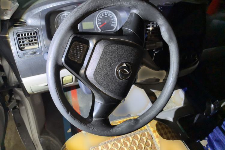 Used FORTHING Lingzhi 2018 M3 1.5L 5-Seat Base Model Steering Wheel