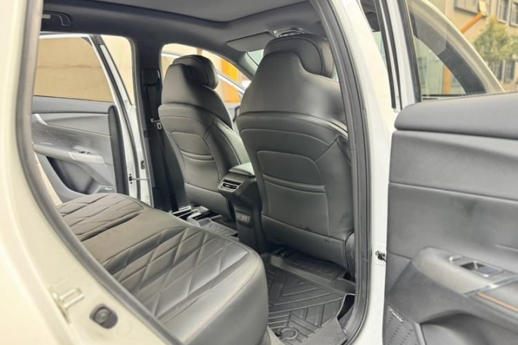 Used CHANGAN CS75 PLUS 2025 4th Generation UItra 2.0T New Blue Whale Smart Intelligent Powertrain Version Interior 9