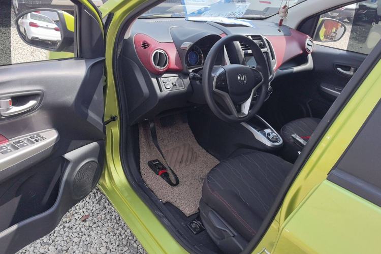 Used CHANGAN Benni 2014 1.4L IMT Luxury Model with Sunroof
