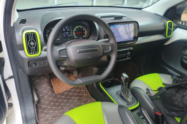 Used Roewe Clever 2021 302 km New Four-Seater Super-Efficient Version Center Console