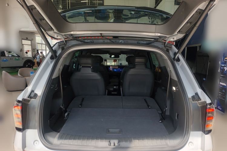 Used Ford Edge 2023 Ford Explorer L 2.0T EcoBoost Four-Wheel Drive 7-Seater Supreme Model Trunk