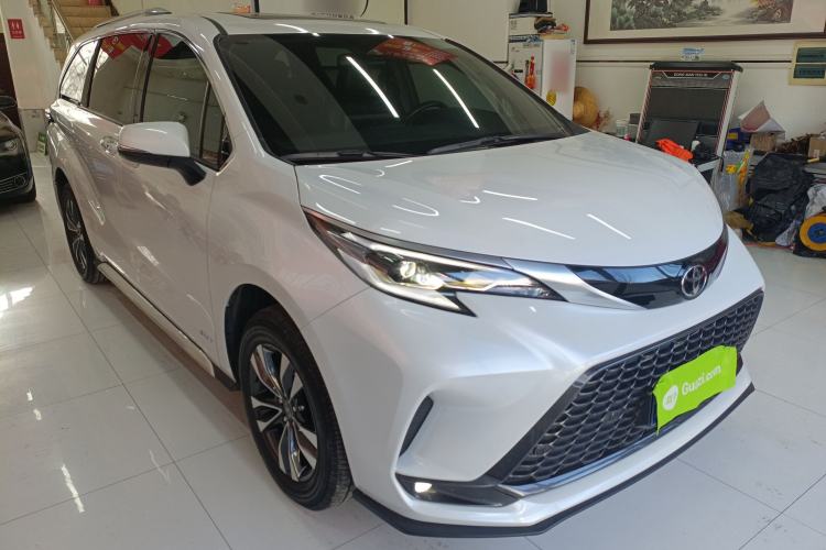 Used Toyota Granvia 2024 2.5L Hybrid Luxury Edition