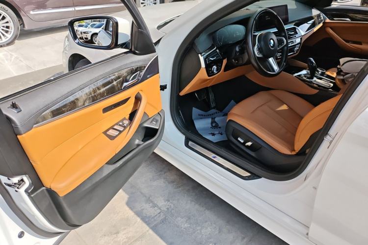 Used BMW 5 Series 2019 530Li Leading Model M Sport Package Driver Seat