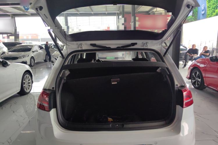 Used Volkswagen Golf 2016 230TSI Automatic Luxury Version
