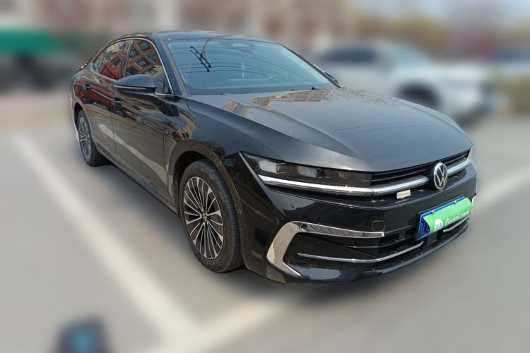 Used Volkswagen Magotan 2024 380TSI DSG Prestige Edition DaMai Package Front Right 45 Deg