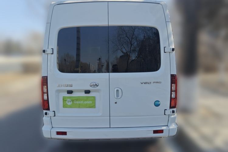 Used SAIC MAXUS Xintu V80 2024 Facelift Aoyuntong 6MT Short Wheelbase Mid-Height Version 147 Ps 5/6 Seats Rear