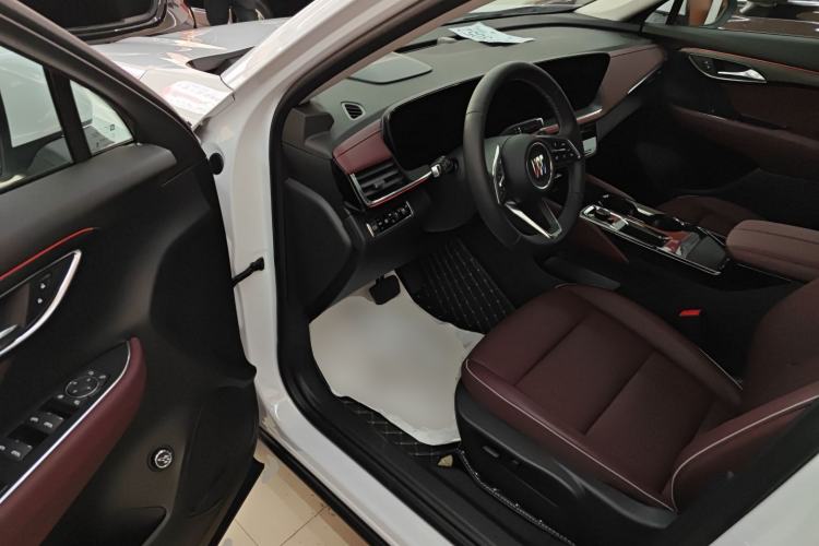 Used Buick Envision 2026 Model Equinox Plus 28T Two-Wheel-Drive Platinum Edition