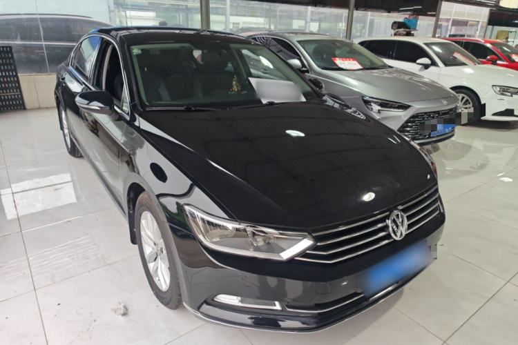 Used Volkswagen Magotan 2019 280TSI DSG Comfort Model China VI Standard Front Right 45 Deg