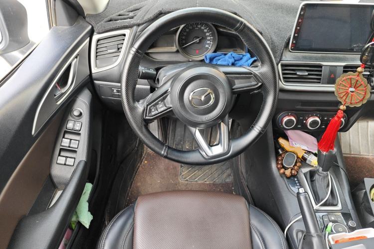 Used Mazda 3 Axela 2017 Sedan 1.5L Automatic Comfort Model China VI Standard Steering Wheel
