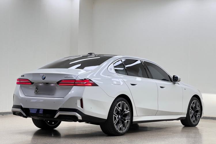 Used BMW 5 Series 2024 530Li Luxury Edition M Sport Package
