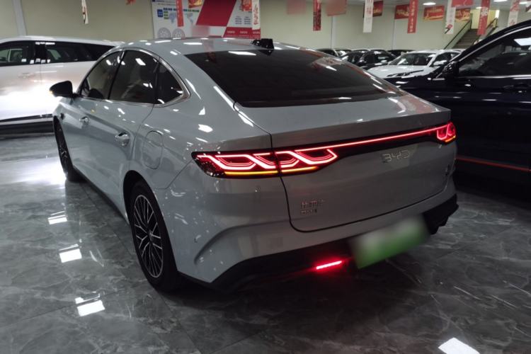 Used BYD Qin L 2025 DM-i Smart Drive 120KM Excellence Model
