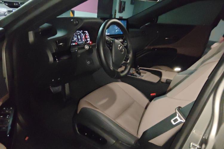 Used Lexus ES 2023 200 Excellence Edition Driver Seat