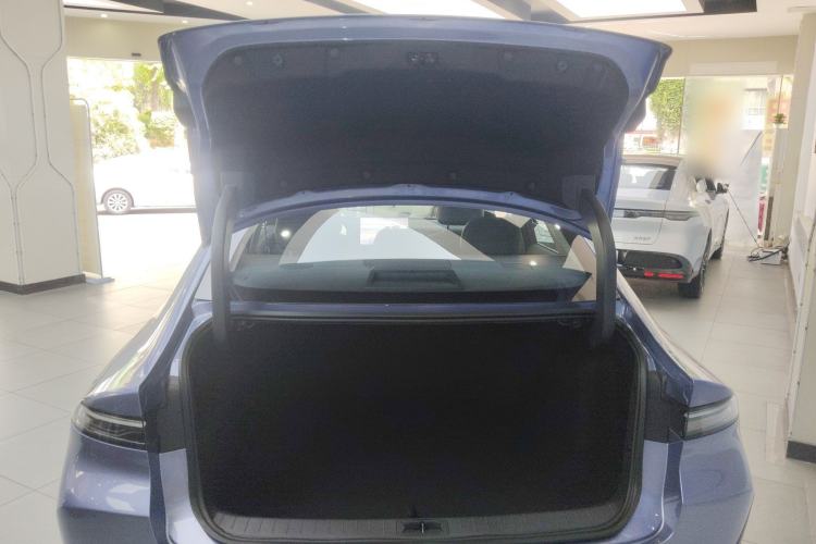 Used Nissan N6 2026 Model 180 Max Trunk