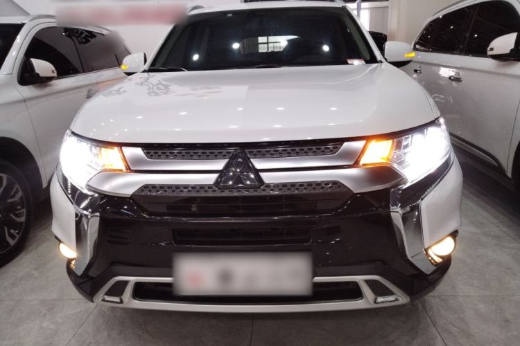 Used Mitsubishi Outlander 2020 2.4L 4x4 Zhi Xiang Edition 5 Seats